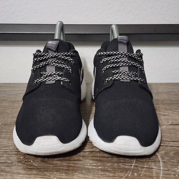 Nike Roshe One (844994-002) Women's Athletic Running Shoes Size 5.5 Black - Picture 2 of 9